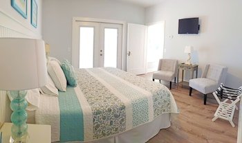 Darien Waterfront Inn