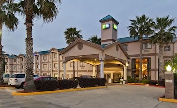 Holiday Inn Express Hotel & Suites Lake Charles