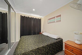 Emerald Motel Apartments