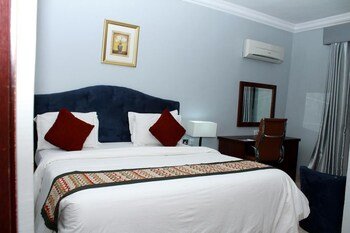 Bilton Continental Hotel