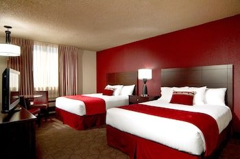 Edgewater Hotel, Casino & Resort
