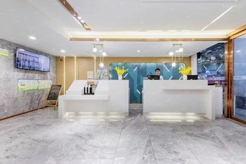 Yimi Inn Yide Road Metro Station Branch