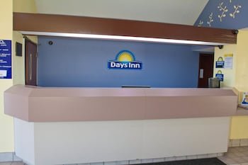 Days Inn by Wyndham Blue Springs
