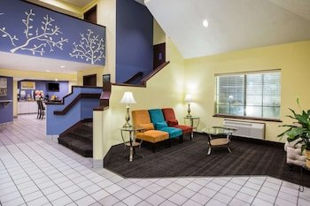 Days Inn by Wyndham Blue Springs