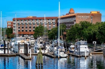 DoubleTree by Hilton Hotel New Bern Riverfront