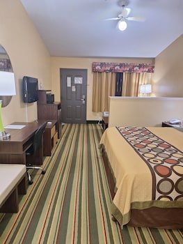 Super 8 by Wyndham Weslaco