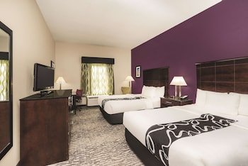 La Quinta Inn & Suites by Wyndham Louisville East