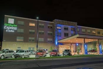 Holiday Inn Express & Suites Warsaw - E Center