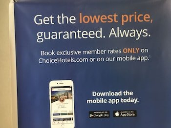 Econo Lodge Inn & Suites