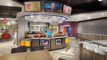 Tru by Hilton Syracuse North Airport Area