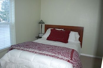 Olancha RV Park & Motel