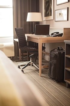 Country Inn & Suites by Radisson, Madison Southwest, WI