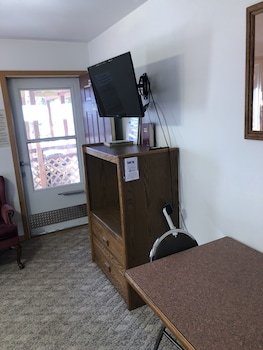 Black Hills Cabins & Motel at Quail's Crossing