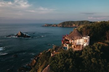 Zoa Hotel