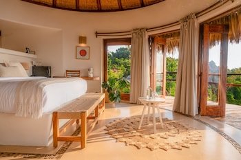 Zoa Hotel