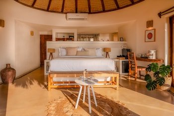 Zoa Hotel
