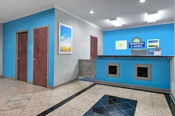 Days Inn & Suites by Wyndham Cabot