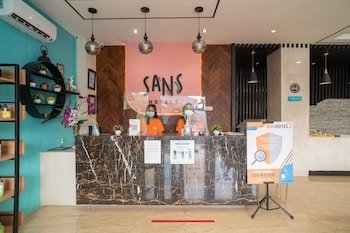 Sans Hotel Kupang Indah Surabaya by RedDoorz
