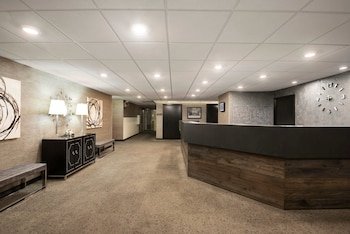 Days Hotel by Wyndham University Avenue Southeast