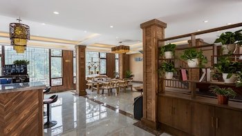 Floral Xijiang Banshan Yunfu Hotel