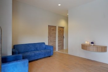 Gossip Guesthouse by Reddoorz