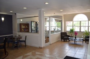 Stay Express Inn & Suites Union City Near Atlanta Airport