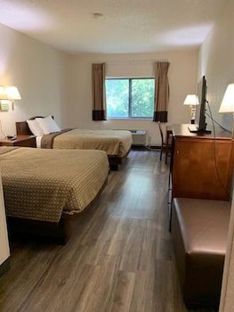 Days Inn by Wyndham Topeka