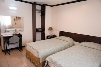 Crowne Garden Hotel