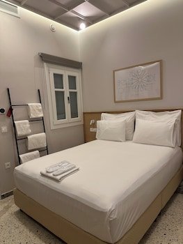 A-13 Belle Athenes - Luxury Rooms at Monastiraki Railway Station