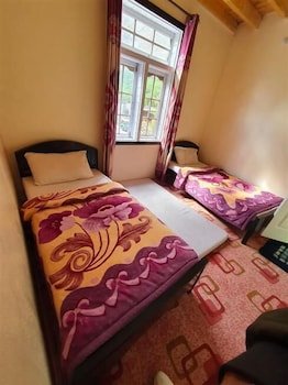 Mirza Hotel And Restaurant