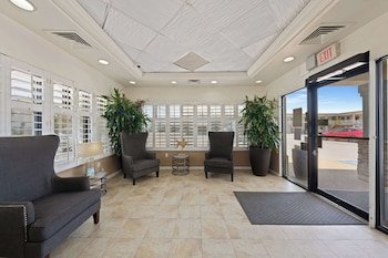 Best Western Plus Holiday Sands Inn & Suites