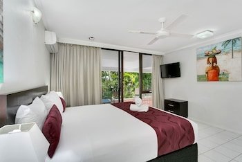 Roydon Beachfront Holiday Apartments