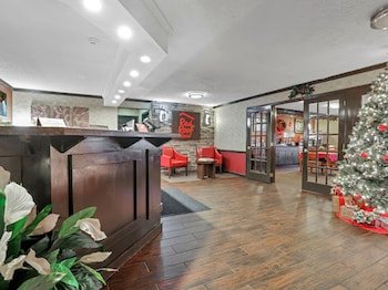 Red Roof Inn Uhrichsville