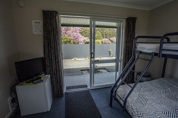 Fiordland Great Views Holiday Park