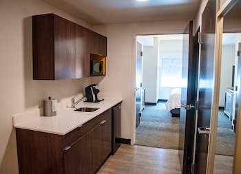Holiday Inn & Suites Savannah Airport - Pooler