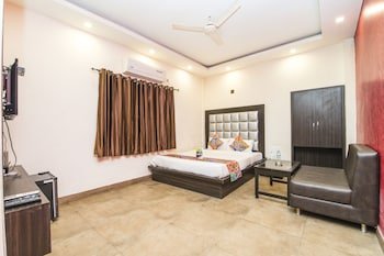 De Sivalika Howrah by FabHotel