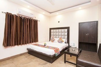 De Sivalika Howrah by FabHotel