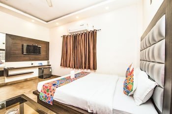 De Sivalika Howrah by FabHotel