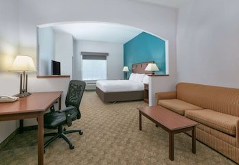 Baymont Inn & Suites by Wyndham Glen Rose
