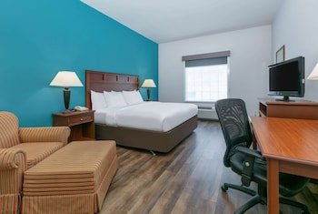 Baymont Inn & Suites by Wyndham Glen Rose