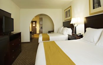 Holiday Inn Express Hotel & Suites Childress