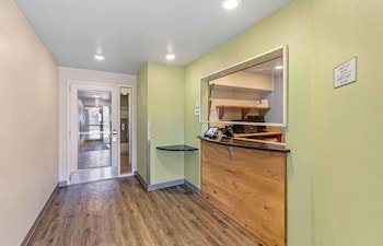 Extended Stay America Select Suites Cleveland Mentor