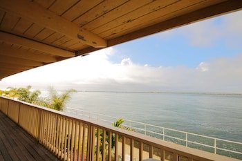 Oceanic Motel