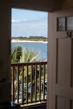 Oceanic Motel