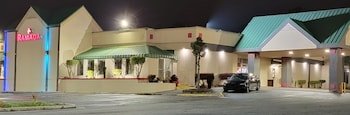 Ramada by Wyndham & Suites Warner Robins