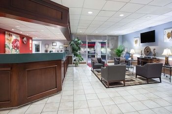 Ramada by Wyndham & Suites Warner Robins