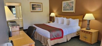 Ramada by Wyndham & Suites Warner Robins