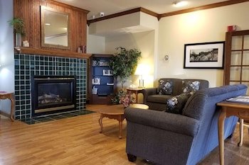 AmericInn by Wyndham Galesburg