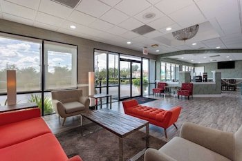 Ramada by Wyndham Altamonte Springs