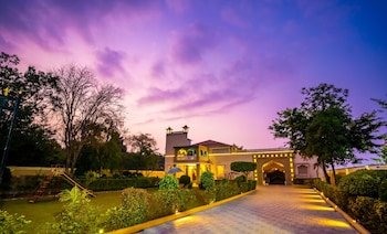 Glitz Ranthambore Safari Resort
